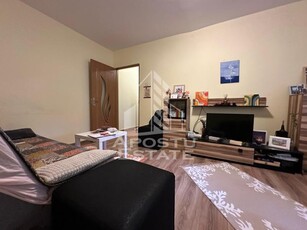 Apartament cu 3 camere, centrala proprie, zona Spitalului Judetean