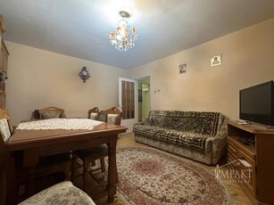 Apartament cu 4 camere Mobilat, spatios, 2 balcoane si parcare exterioara