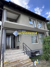 Casa 4 camere vanzare S+P+E in Alba Iulia teren 1700 mp