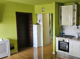 Vand apartament 2 camere in Deva