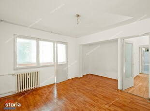 Vanzare apartament cu 2 camere etaj 1( K-uri, capat troleu) sup.58 mp.