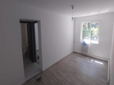 Podu Ros apartament 52 mp, 3 camere, semidecomandat, de vanzare, Pasaj Nicolina, Cod 146814