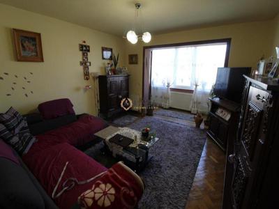Vand apartament 3 camere in Deva, zona M. Eminescu-Scarisoara, etaj 4