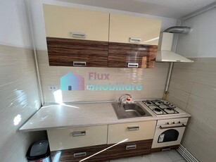 Apartament cu 2 camere etaj 3 in zona centrala