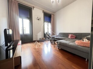 Apartament cu 5 camere, etajul 1, Piata Unirii