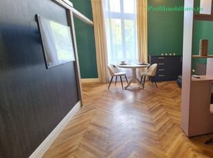 Apartament exclusivist et.1 langa Primarie cu balcon si vedere spre Parc