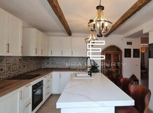 Casa indiv, amenajata de lux ,5 camere,garaj in Sibiu