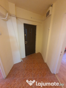 Apartament 2 camere, zona Sud, etaj 4/4