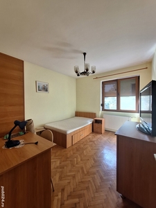 apartament cu 3 camere central decomandat