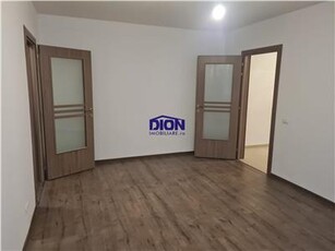 APARTAMENT 3 CAM RENOVAT, CENTRALA PROPRIE