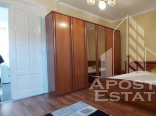 Apartament cu 2 camere la casa,centrala proprie,zona Boul...