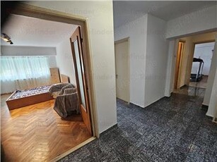 vanzare apartament 2 camere, Bd Unirii, stradal, etaj 2, decomandat, 70mp utili, la 200m de Tribunal