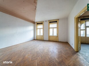 Apartament cu 2 camere și 2 garaje ultracentral