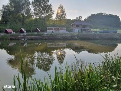 Casă 140 mp, 5800 mp teren, intravilan + Lac zona Vațman, Corunca