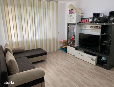 Apartament cu 3 camere, la parter, zona Girocului