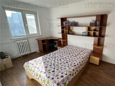 Apartament 3 camere de vanzare in zona metrou 1 Decembrie/Nicolae Grigorescu