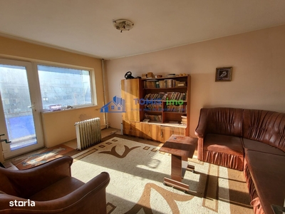 Vand apartament cu 2 camere