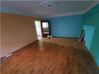 Vanzare Apartament 2 Camere Decomandat Aparatorii Patriei Emil Racovita