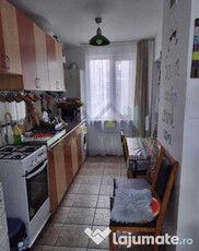 Apartament 3 camere confort 1 etaj intermediar Noua