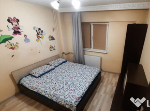 Apartament 3 camere decomandat 7/10, vizavi de piata Crangas