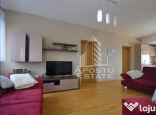 Apartament cu 3 camere, etajul 2, centrala proprie, zona ...