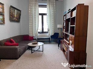 Apartament cu 3 camere,semidecomandat - zona Centru Istoric