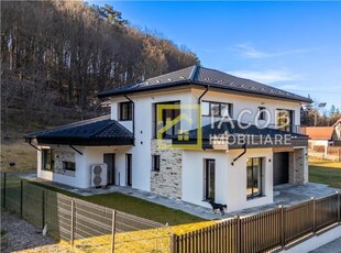 Casa PREMIUM, sat Luncani, com. Margineni, Bacau