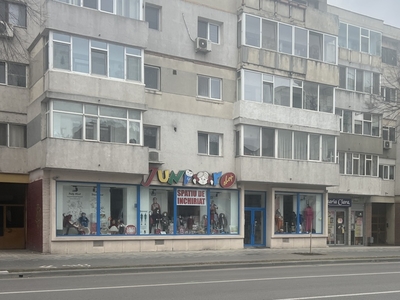 Spațiu comercial