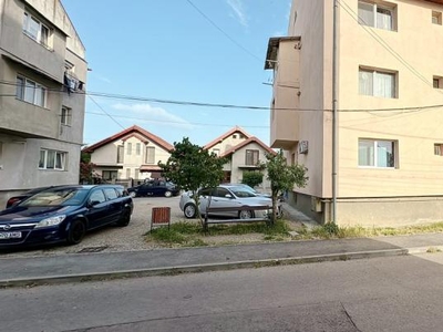 Apartament 2 camere, centrala proprie, decomandat, bloc reabilitat