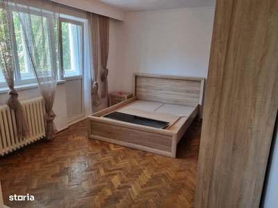 Apartament 2 camere decomandat,56 mp+ blcon 5,5 mp,Deva-George Enescu