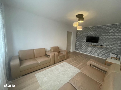 Apartament 3 camere, renovat, mobilat/ utilat, centrala termica bloc