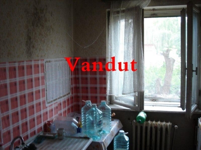 Apartament Cu 2 camere De vanzare - 25000 eur - Cetate, Alba Iulia