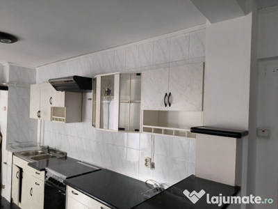 Proprietar apartament spatios, 4 camere Aurel Vlaicu