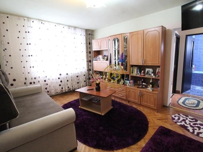 Vand apartament 2 camere in Hunedoara, zona M4-Aleea Campului, 46mp