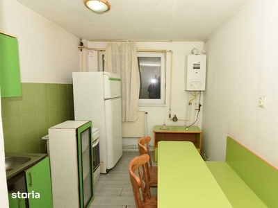 Vand apartament 3 camere