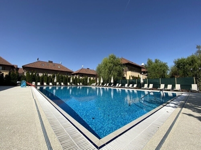 Villa in complex with swimming pool and tennis court, Iancu Nicolae area