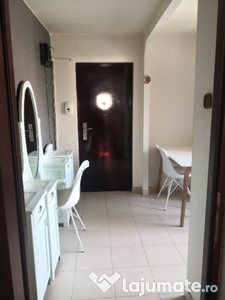 Apartament 2 camere semidecomandate, mobilate, zona Lama