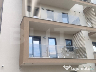 Apartament 3 camere, etaj intermediar, Radauti