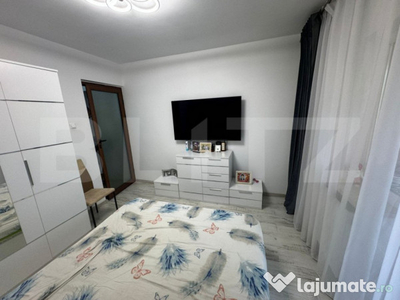 Apartament 4 camere decomandat Craiovita Noua ,Zona scoala