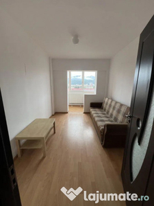 Apartament cu 3 camere, decomandat-Zona Astra