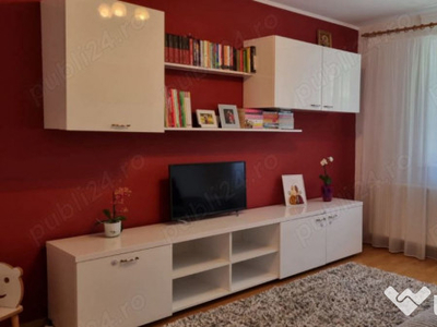 Apartament cu 3 camere, decomandat - Zona Astra