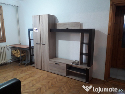 Apartament cu 3 camere semidecomandate Zona George Enescu