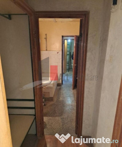 Apartament spațios de 3 camere, pentru renovare Titan