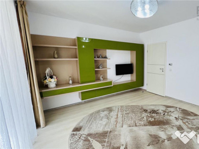 Apartament spatios de 2 camere cu gradina, parcare boxa