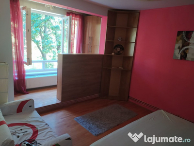 Proprietar,Apartament 3 camere,centrala,parcare,metrou Romancierilor