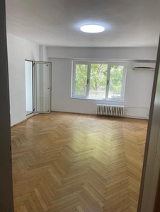 Vanzare Apartament cu 3 camere zona Octavian Goga