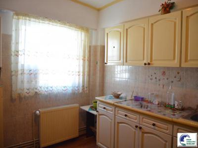 Apartament cu 2 camere de vanzare in Azuga