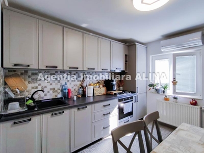 Apartament 2 camere LA CHEIE in Deva, Bld. Decebal. 54,72mp, decomandat, etaj intermediar...