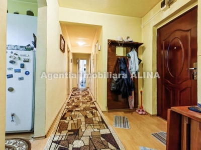 Apartament 3 camere in Deva, zona Balcescu, 64 mp, decomandat, parter.