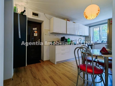 Apartament 3 camere in Deva, zona Piata centrala, Aleea Independentei, 65mp, parter...